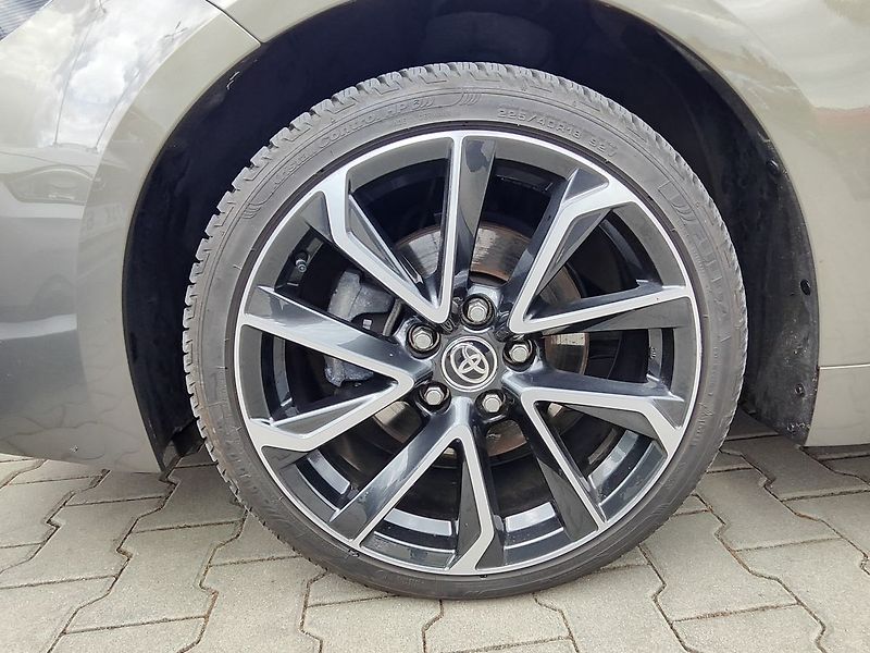 Toyota Corolla 2.0 HEV/144kW Executive e-CVT - fotka 34 z 35