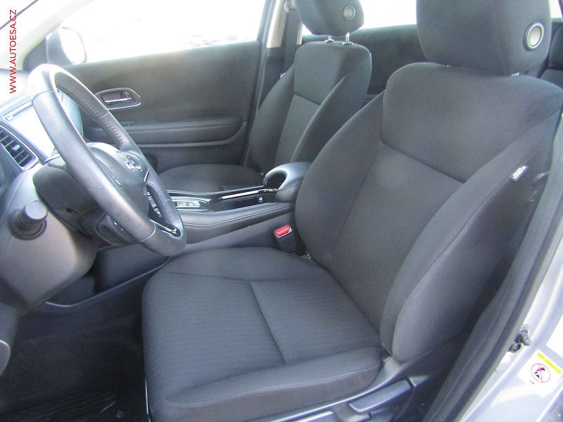 Honda HR-V (2018) 1.5 i-VTEC, Elegance - fotka 9 z 18