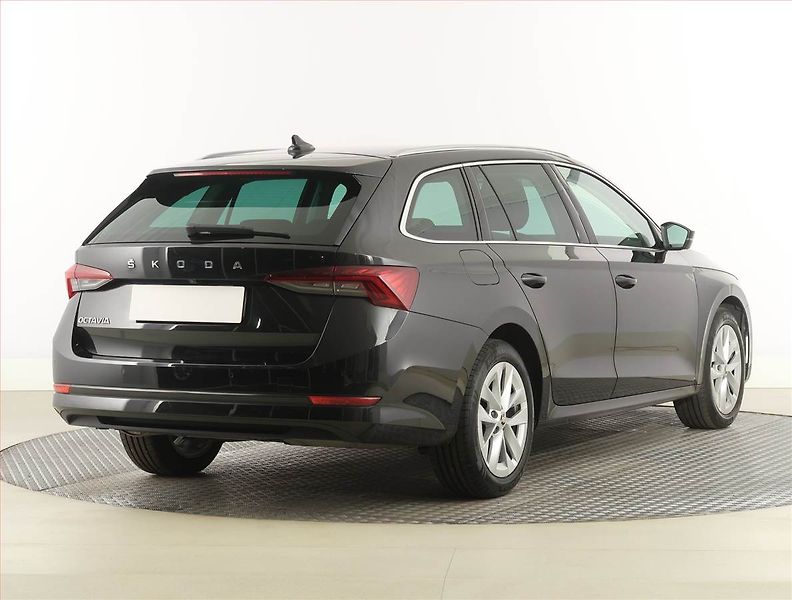 Škoda Octavia (2023) 2.0 TDI - fotka 5 z 29