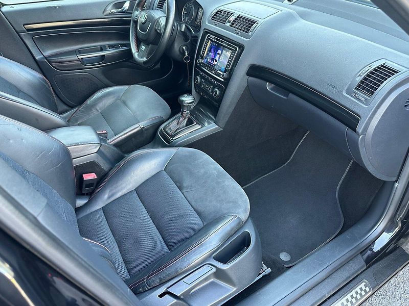 Škoda Octavia (2012) RS 2,0TDI 125kw DSG - fotka 14 z 21