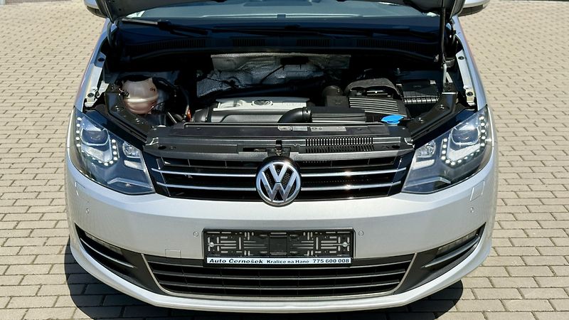 Volkswagen Sharan 2.0TSi*147kW*DSG*7MÍST*WEBASTO - fotka 21 z 27
