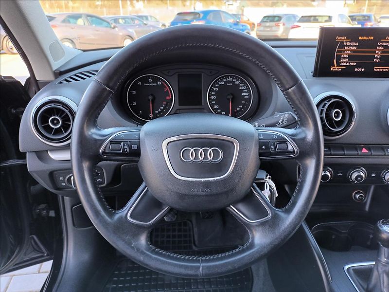 Audi A3 1,2 TFSI,77KW,KLIMA,PARKING - fotka 12 z 35