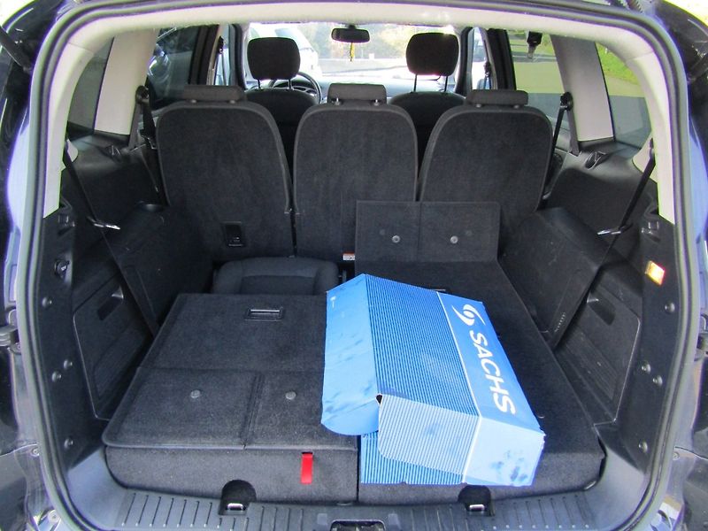 Ford S-MAX (2008) 1.8 TDCi 92kW  7 MÍST - fotka 21 z 35