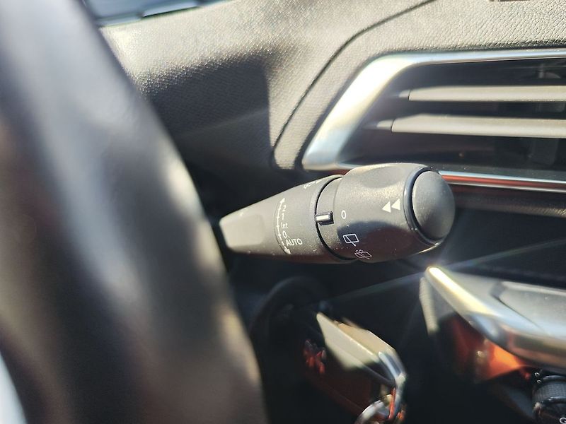 Peugeot 3008 1.5 HDi/96kW Active - fotka 28 z 33