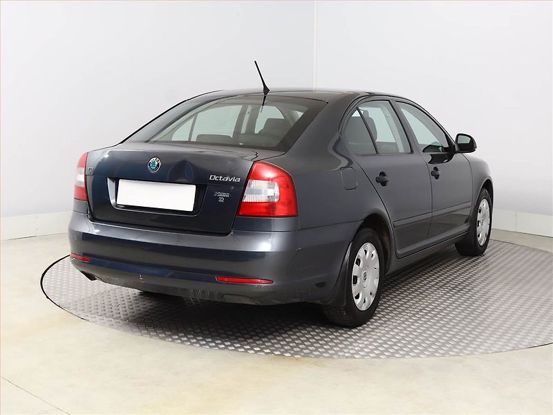 Škoda Octavia (2012) 2.0 TDI, Serv.kniha - fotka 5 z 14