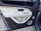 Bentley Bentayga Extended Wheelbase Azure V8 - náhled 17