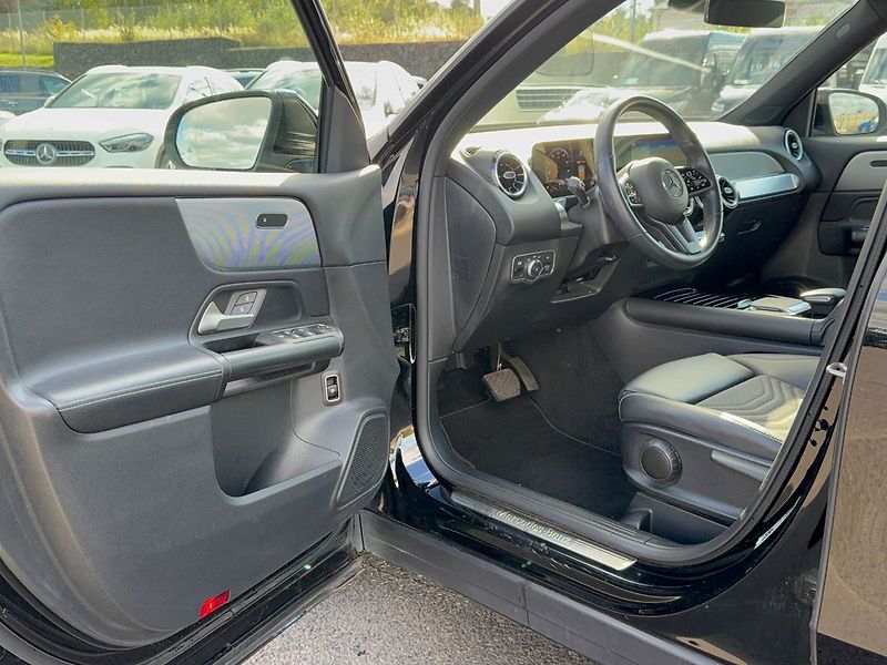 Mercedes-Benz GLB 200 d 4MATIC - fotka 22 z 35