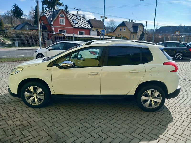 Peugeot 2008 (2015) 1,6HDi STYLE NAVI VYHŘ.SED. - fotka 4 z 38