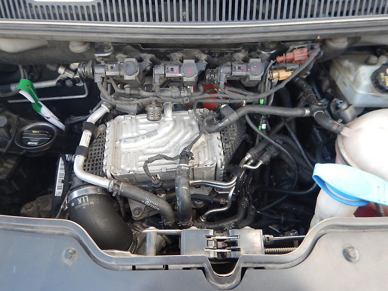 Volkswagen Multivan 2.o TDi 150 kw - fotka 16 z 20