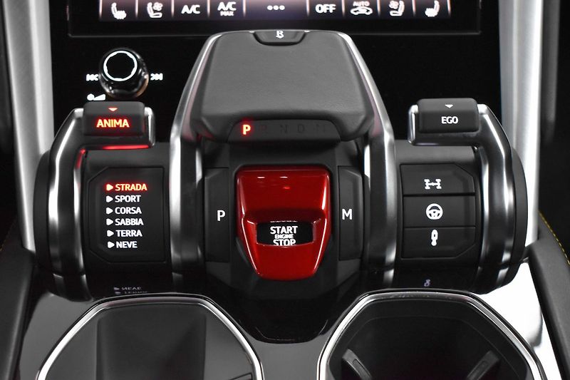 Lamborghini Urus 4.0 V8 650 PS AIR*B&O*DPH* - fotka 25 z 52