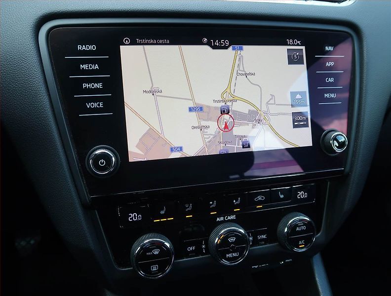 Škoda Octavia (2017) 1.6 TDI, Navi, Tempomat - fotka 12 z 17