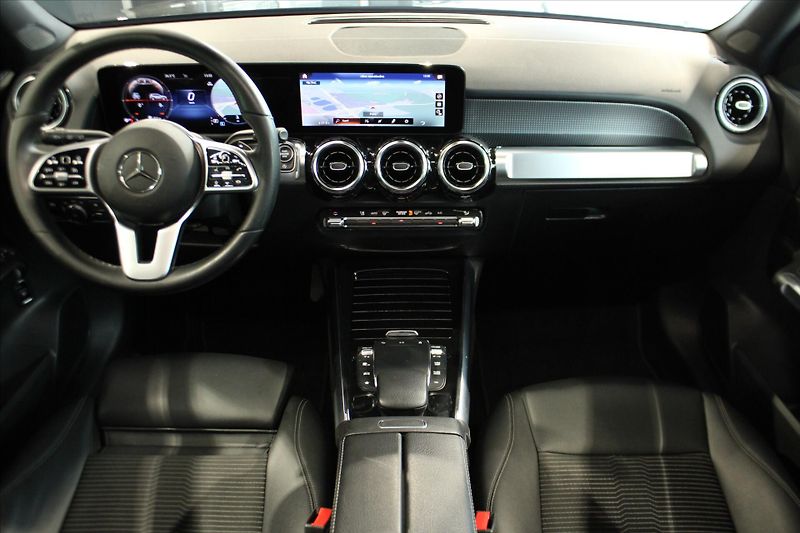 Mercedes-Benz GLB 220d 4MATIC MBEAM/Pano/Night/M - fotka 11 z 29