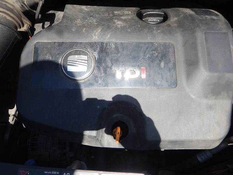 Seat Alhambra 1.9 TDi 85 kw - fotka 12 z 13