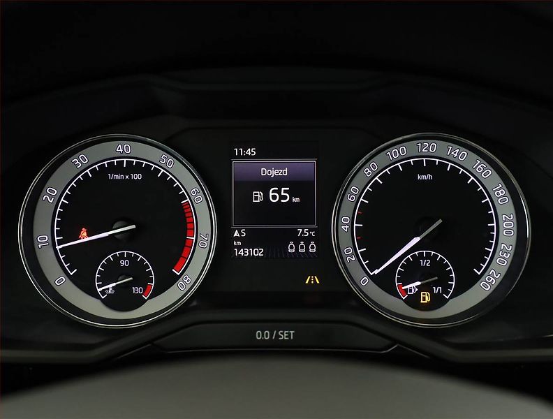 Škoda Superb (2017) Laurin&Klement 1.8 TSI, Kůže - fotka 9 z 21