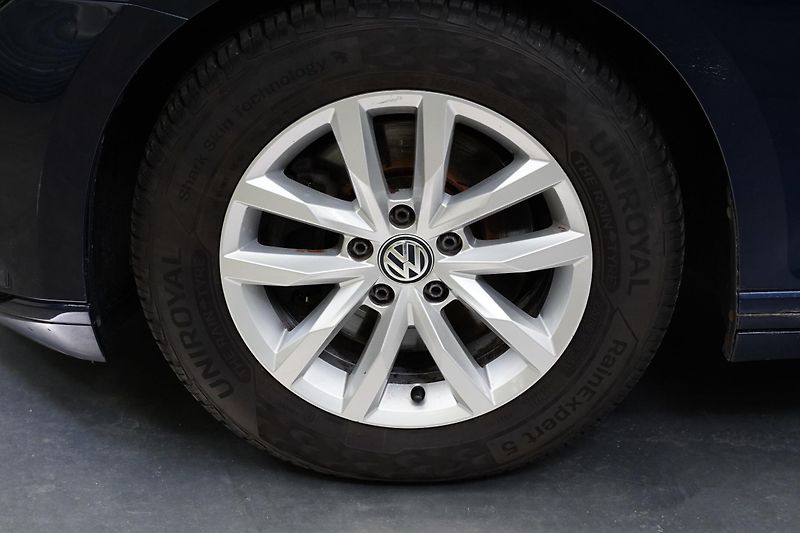 Volkswagen Passat - fotka 10 z 27