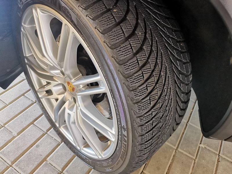 Porsche Cayenne (2015) S LED PANO BT 1MAJITEL SERVIS  - fotka 23 z 24