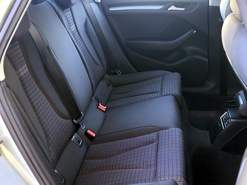 Audi A3 TFSi 103kW Limo,FULL LED - fotka 22 z 44