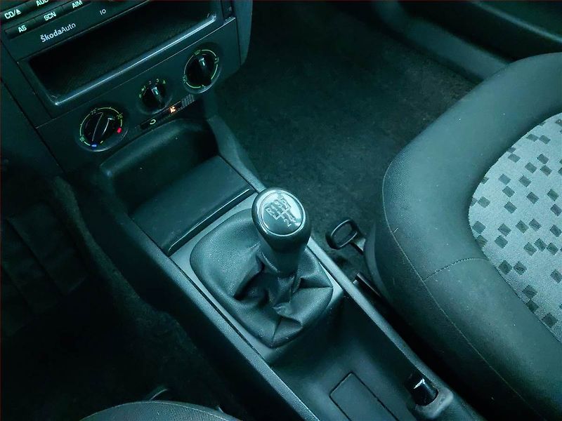 Škoda Fabia (2006) 1.2 12V, po STK, Klima - fotka 13 z 14