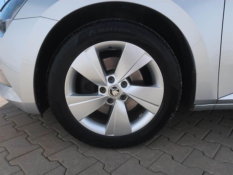 Škoda Superb (2016) Style 2.0 TDI, Navi, Bi-Xenony - fotka 15 z 19
