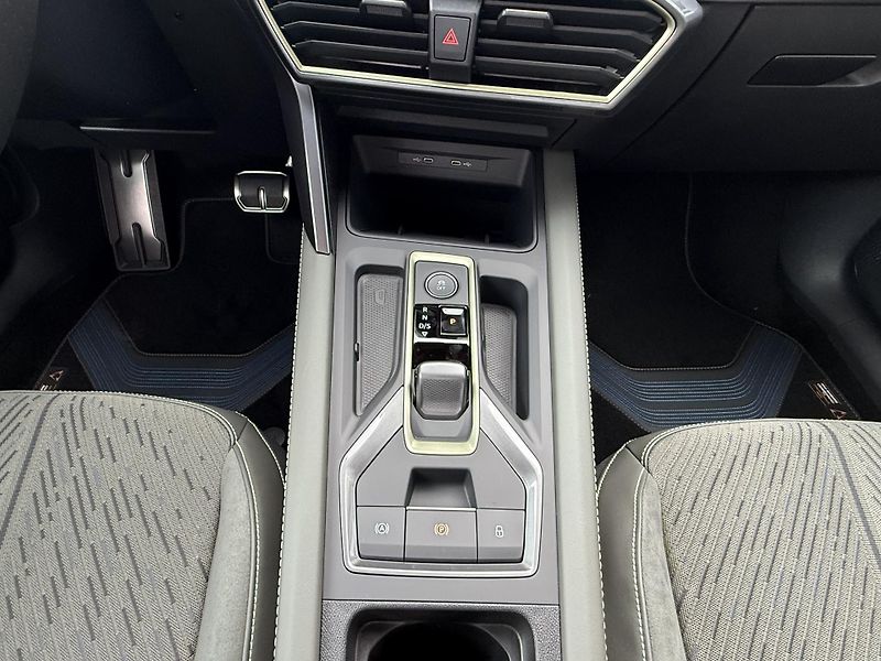 Cupra Formentor (2026) 2.0TDI TRIBE 150k DSG ZÁRUKA 5 - fotka 17 z 45