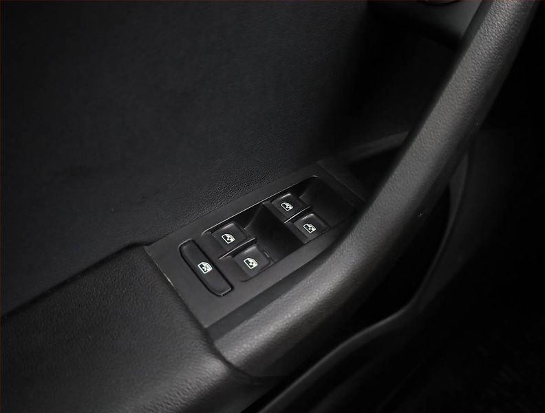Škoda Octavia (2019) 1.6 TDI, Serv.kniha, Tempomat - fotka 13 z 15