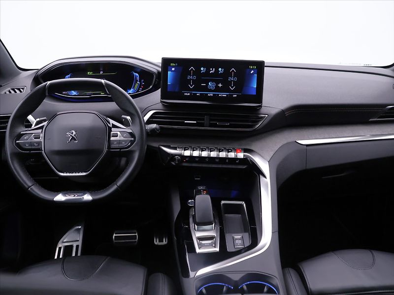 Peugeot 3008 GT 1,6 PureTech 133kW Automat - fotka 39 z 46