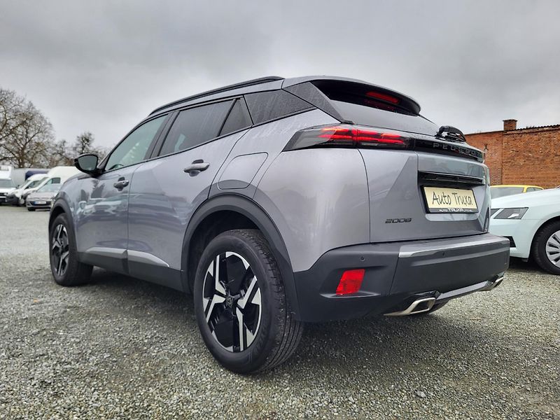 Peugeot 2008 1.2 PureTech 130k AUTOMAT - fotka 39 z 45