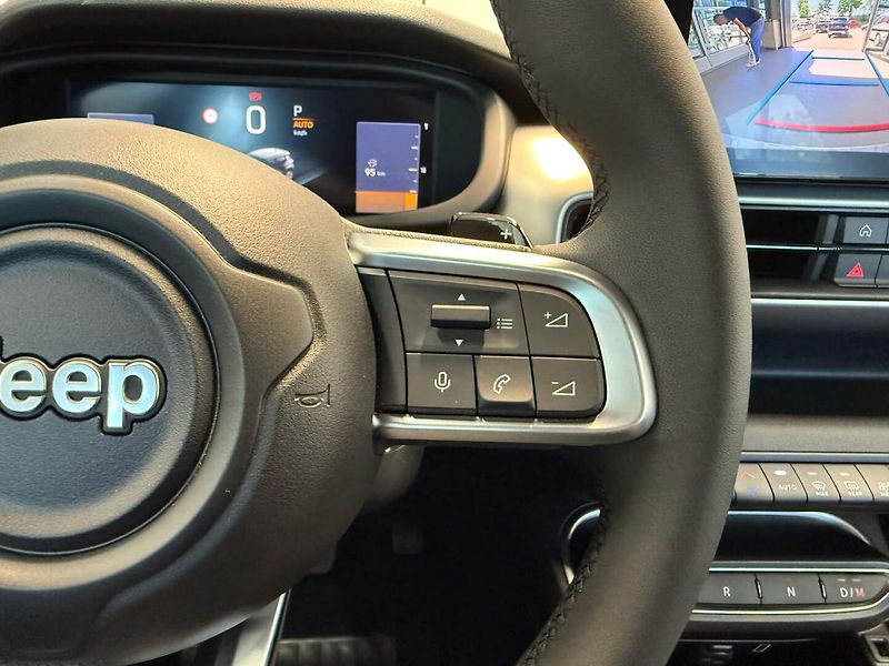 Jeep Avenger (2025) 4xe Upland 1.2 Turbo e-Hybrid - fotka 9 z 22