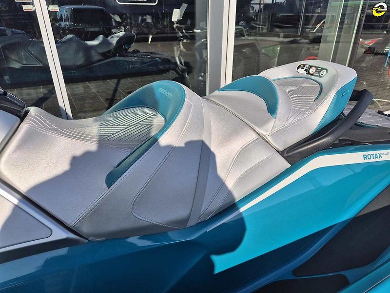 Sea Doo (2026) GTX LTD 3-up 325hp iDF Audio M - fotka 13 z 20
