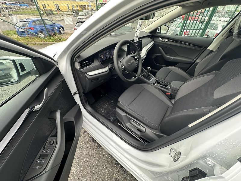 Škoda Octavia SELECTION + dovýbava *282 - fotka 6 z 13