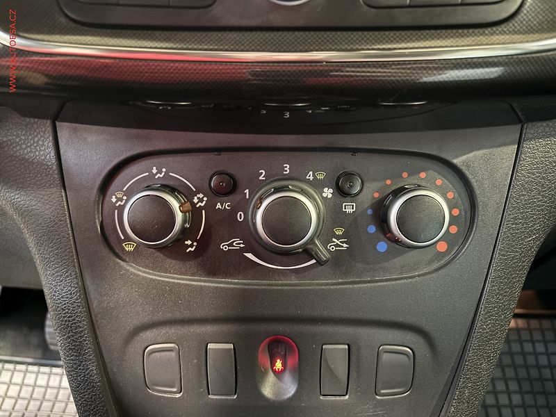 Dacia Logan (2019) 1.0 SCe MCV, 2.maj,ČR, Tažné - fotka 13 z 14