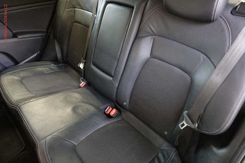 Kia Sportage (2014) 2.0CRDi 4x4, Xenon, navi - fotka 10 z 22