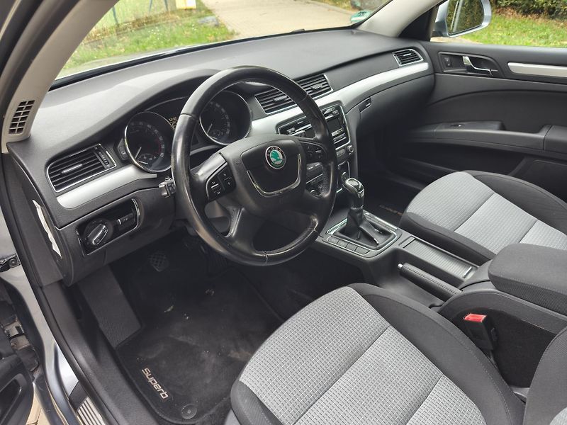 Škoda Superb 2.0 tdi Ambition - fotka 17 z 26