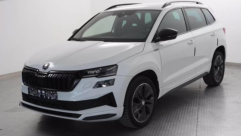 Škoda Karoq 1.5 TSI Sportline Matrix DCC - fotka 1 z 16