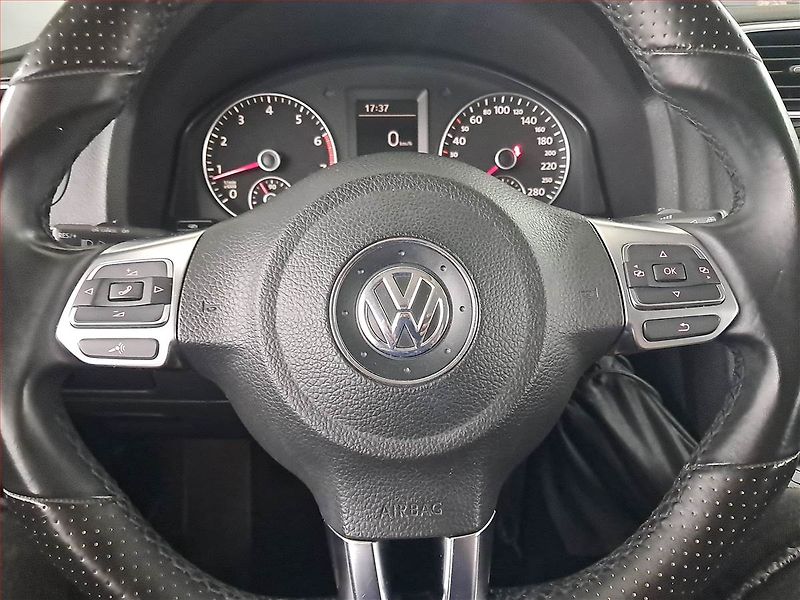 Volkswagen Scirocco (2011) 1.4 TSI, Tempomat - fotka 16 z 19