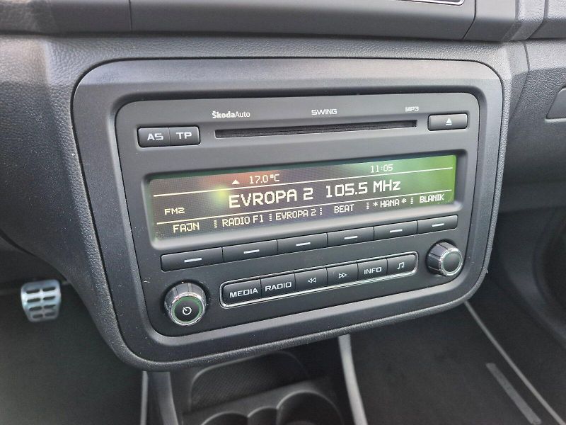 Škoda Roomster (2012) Scout 1.6 TDI 66 kW - fotka 17 z 23