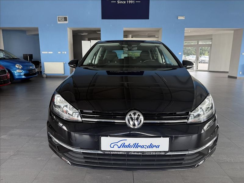 Volkswagen Golf 1,5   TSI 110kW,SOUND,SERVISKA - fotka 2 z 27