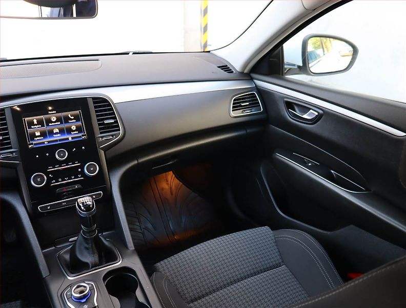 Renault Talisman (2018) 1.6 dCi, Navi, Tempomat - fotka 8 z 23