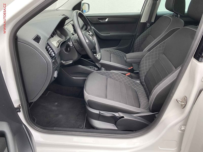 Škoda Fabia (2022) 1.0 TSi, 1.maj,ČR, Ambition - fotka 9 z 18