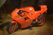 Návrh motocyklu pro známou tuzemskou značku.