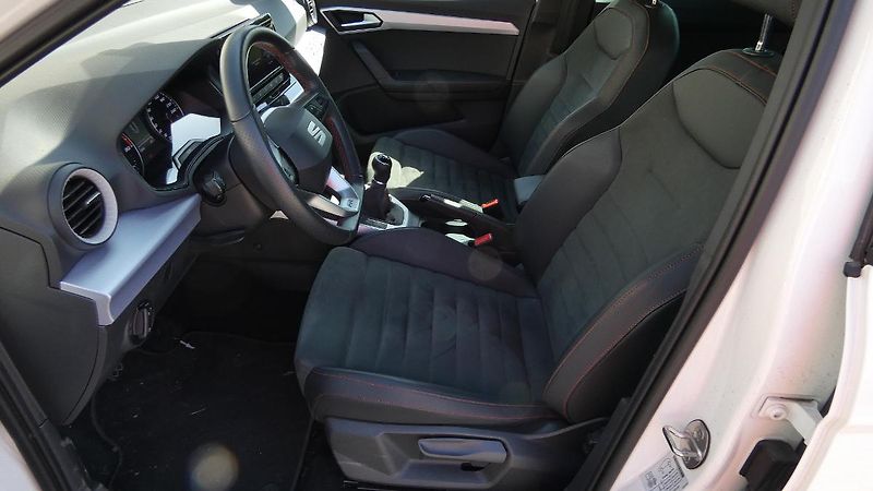 Seat Arona 1,0 TSi 81kW FR - fotka 19 z 23