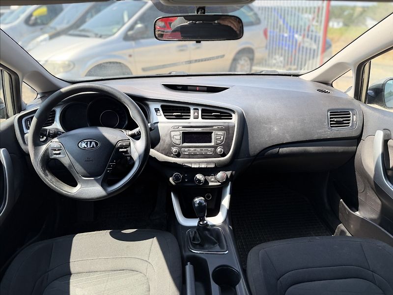 Kia Ceed 1,6 NOVÉ V ČR, +SADA KOL - fotka 13 z 25