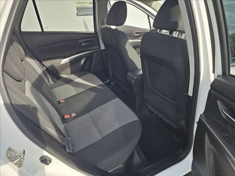 Suzuki SX4 S-Cross 1,4 T BoosterJet AllGrip 4x4 - fotka 33 z 45