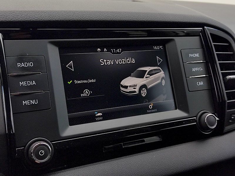Škoda Karoq (2021) Active 1,5 Tsi - fotka 12 z 34