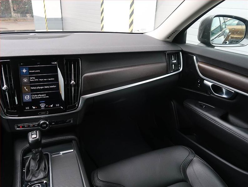 Volvo V90 (2018) Cross Country - fotka 8 z 25