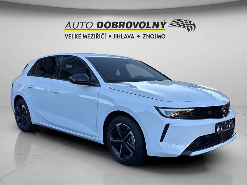 Opel Astra Edition HB 1.2 TURBO (96kW/130 - fotka 11 z 23