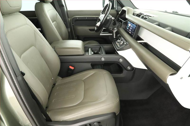 Land Rover Defender (2021) D250 AWD - fotka 7 z 17