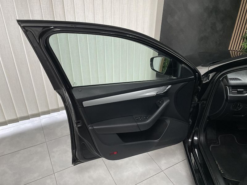 Škoda Octavia 2.0 TDi 110 kW DSG REZERVACE  - fotka 18 z 23