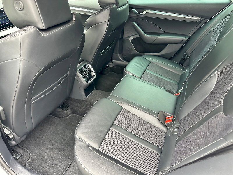 Škoda Octavia (2022) 2.0 TDI 110kW DSG Style Combi - fotka 21 z 23