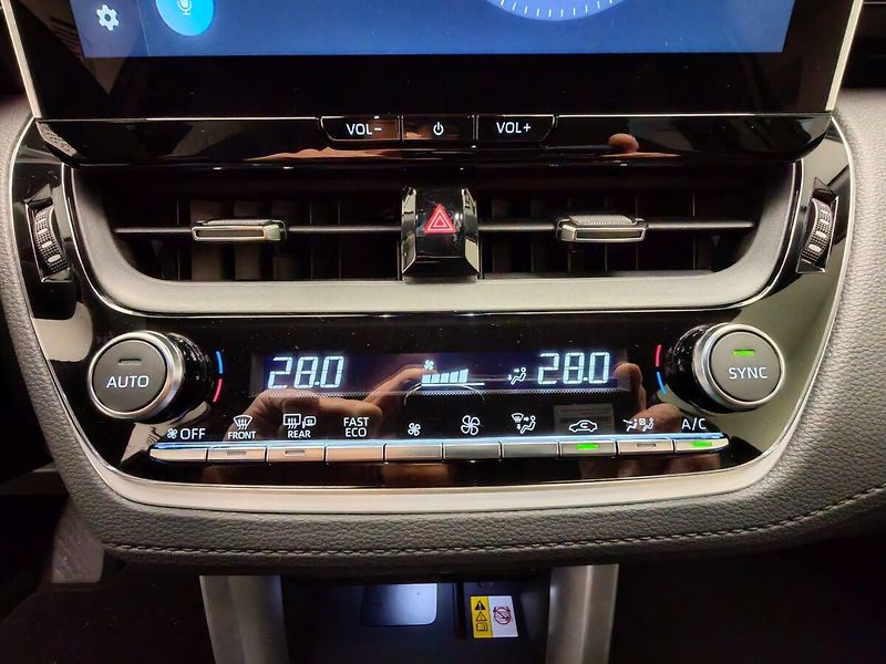 Toyota Corolla Cross 2.0 Hybrid Style - fotka 33 z 38